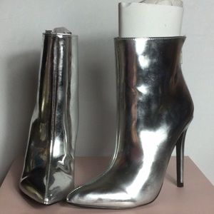 Madalina stellto boots silver 6.5